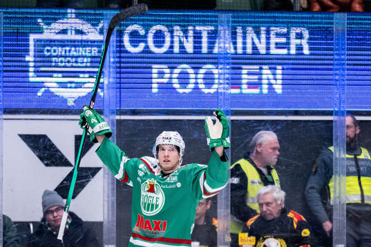 Rögles Adam Tambellini jublar