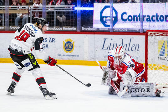 Malmö Redhawks Marcus Sylvegård och Timrås målvakt