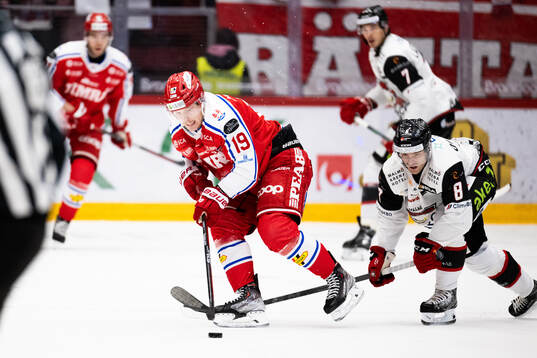 Timrås Erik Andersson och Malmö Redhawks Johan Olofsson