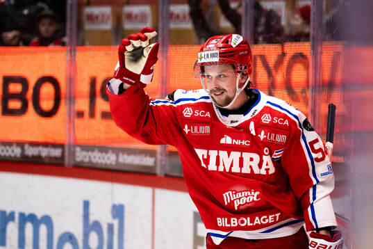 Timrås Jonathan Dahlén jublar