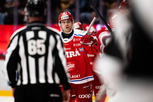 Timrås Emil Pettersson jublar