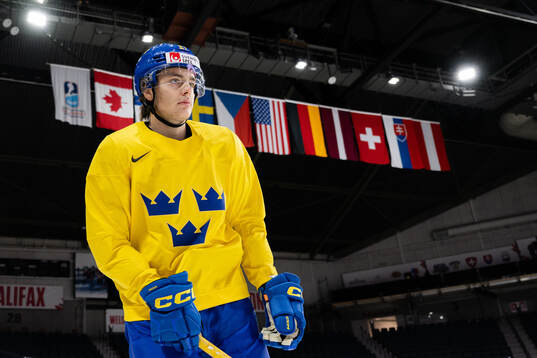 Bläddra bland fler bilder av 2023 IIHF World Junior Championship, Day 5, Sweden, Practice