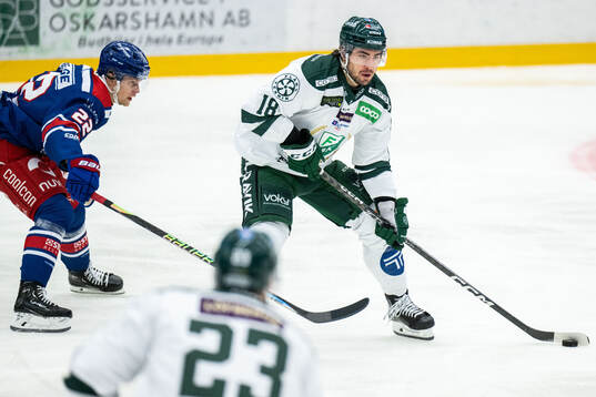 Oskarshamns John Dahlström och Färjestads Remi Elie