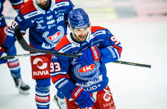 Oskarshamns Cameron Brace jublar