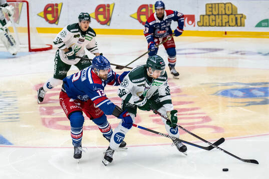 Oskarshamns Jiri Smejkal och Färjestads Jonathan Andersen