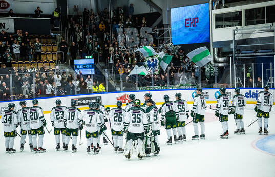 Färjestads spelare jublar
