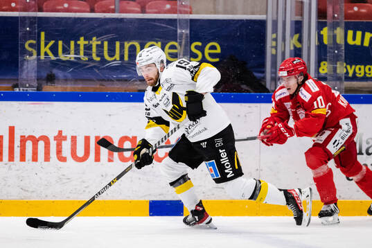 Västerås Blake Speers och Almtunas Oliver Kandergård