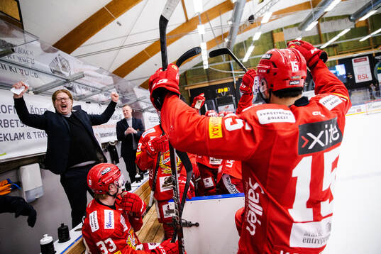 Almtunas assisterande tränare Jimmy Anderström och