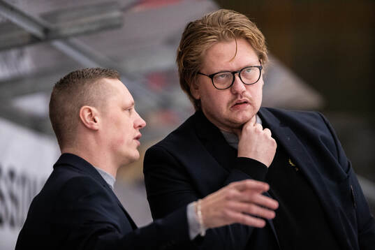 Almtunas tränare Robert Kimby och assisterande tränare