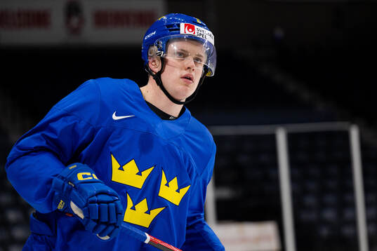 Elias Pettersson of Sweden
