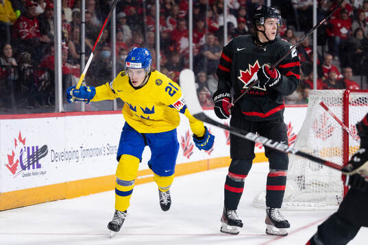 Leo Carlsson of Sweden and Ethan Del Mastro of Canada