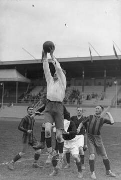 Fotboll, AIK - Hammarby. Stockholm Olympiastadion, 1923.