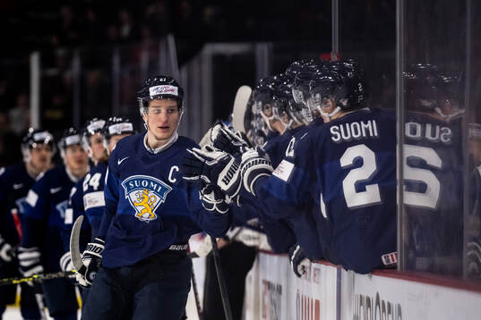Oliver Kapanen of Finland celebrates