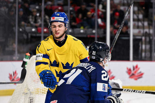 Isak Rosén of Sweden and Aleksi Heimosalmi of Finland