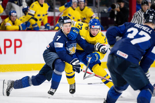 Aleksi Malinen of Finland and Oskar Pettersson of Sweden