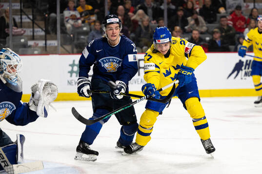 Topias Vilén of Finland and Oskar Pettersson of Sweden