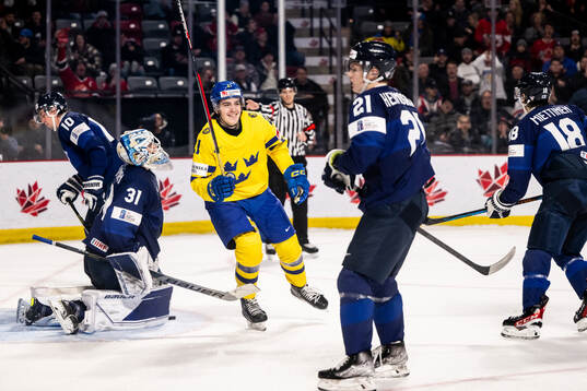 Leo Carlsson of Sweden celebrates