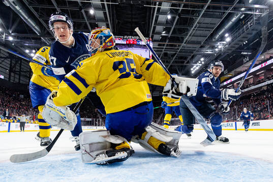 Oliver Kapanen and Niko Huuhtanen of Finland against