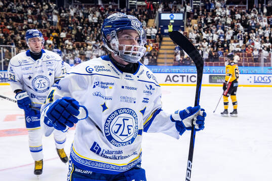 Leksands Oskar Lang jublar