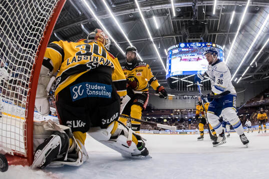 Luleås målvakt Joel Lassinantti och Leksands Lucas Elvenes
