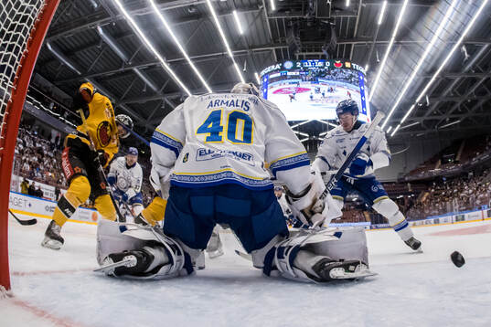 Leksands målvakt Mantas Armalis och Leksands Matt Caito