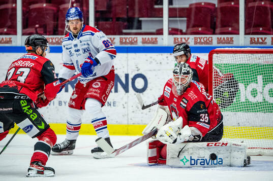 Oskarshamns Patrik Karlkvist mot Malmö Redhawks