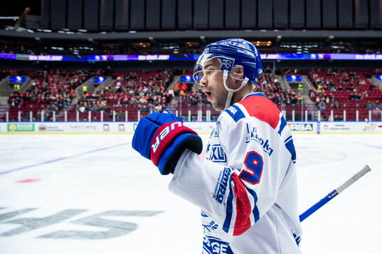 Oskarshamns Ahti Oksanen jublar