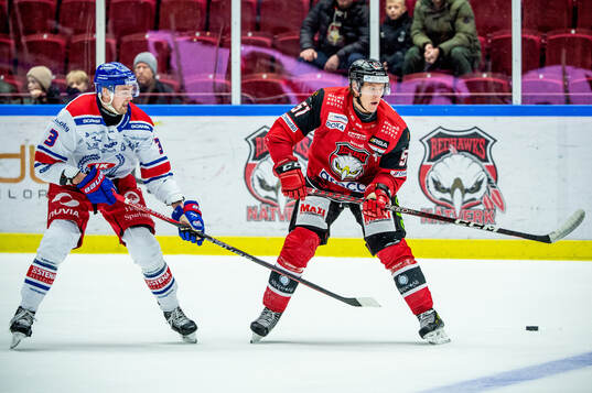 Malmö Redhawks Emil Sylvegård mot Oskarshamns William
