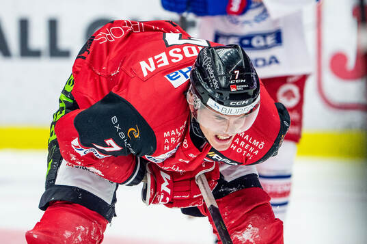 Malmö Redhawks Oliver Lauridsen grinar illa