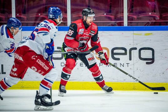 Malmö Redhawks Carl Persson mot Oskarshamns Johannes