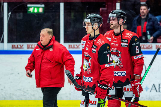 Malmö Redhawks Carl-Johan Lerby och Kim Rosdahl deppar