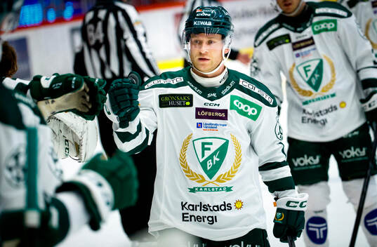Färjestads Marcus Nilsson jublar vid 1-1