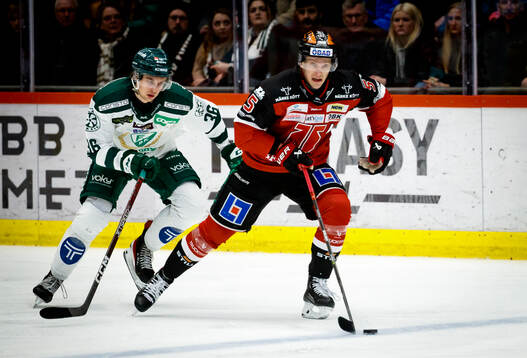Färjestads Jonathan Andersen och Örebros Gustav Backström