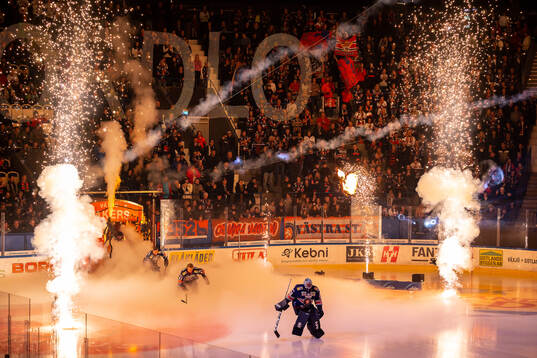 Växjös intro före ishockeymatchen i SHL mellan Växjö