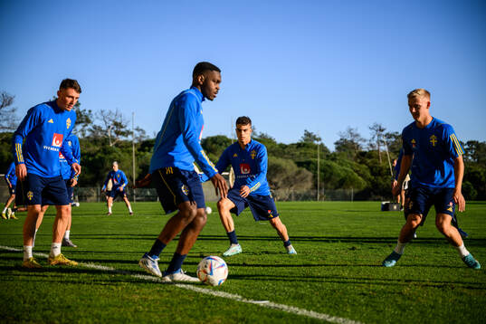 Bläddra bland fler bilder av Football, Winter tournament, Day 1, Sweden, Training