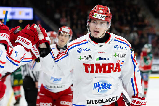 Timrås Erik Walli Walterholm jublar