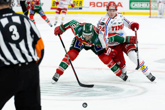 Frölundas Joel Lundqvist och Timrås Erik Walli Walterholm