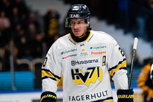 HV71s André Petersson deppar