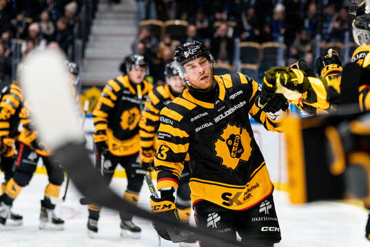Skellefteås Filip Sandberg jublar