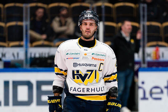 HV71s Niklas Hjalmarsson deppar