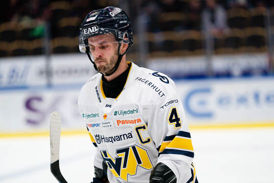 HV71s Niklas Hjalmarsson deppar
