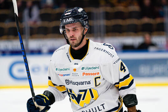 HV71s Niklas Hjalmarsson deppar