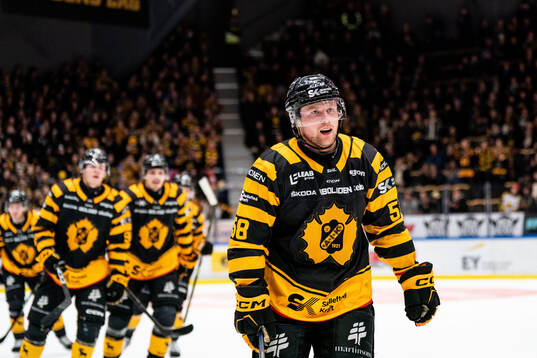 Skellefteås Oskar Nilsson jublar