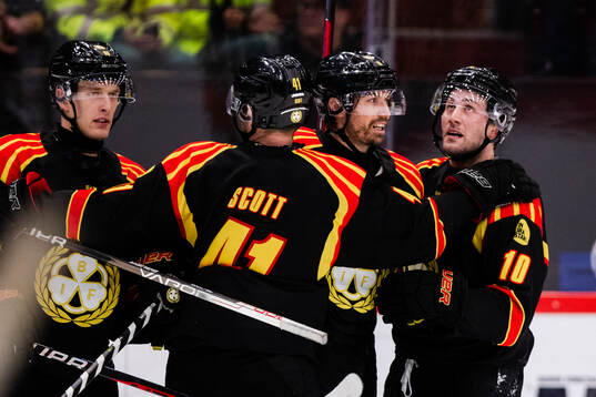 Brynäs Anton Rödin jublar