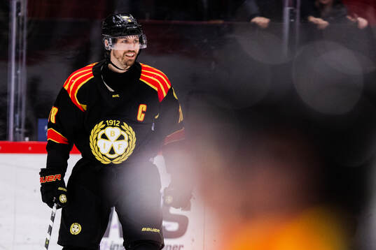 Brynäs Anton Rödin jublar