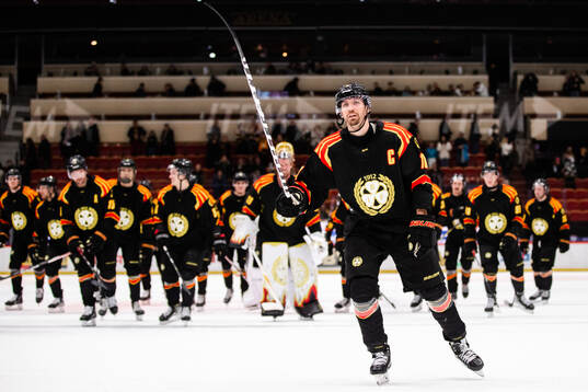 Brynäs Anton Rödin jublar