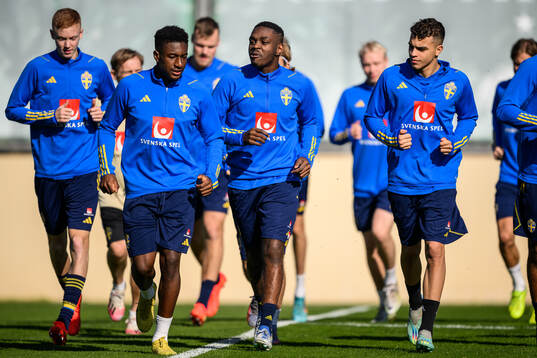 Hugo Larsson, Josafat Mendes, Joel Asoro and Yasin Ayari of