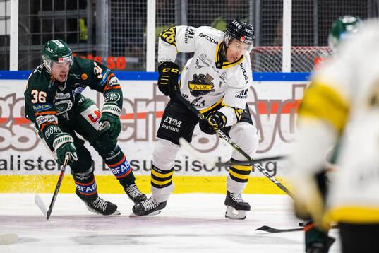 Kristianstads Filip Karlsson och AIKs Oscar Nord