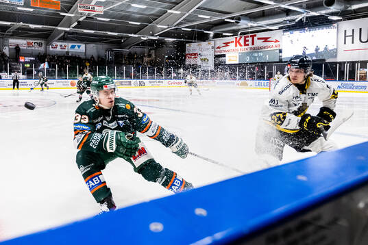 Kristianstads Fred Nilsson och AIKs Maksim Semjonov