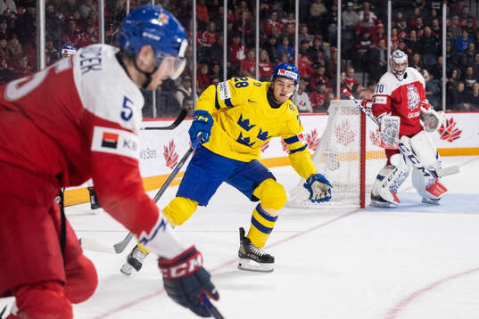 Simon Robertsson of Sweden
